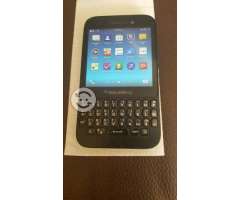 Blackberry q5