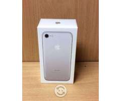 Nuevo iphone 7 32g LIBERADO y sellado de fabrica