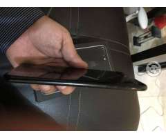 IPhone 7 Plus Jetblack de 128 gb detalle